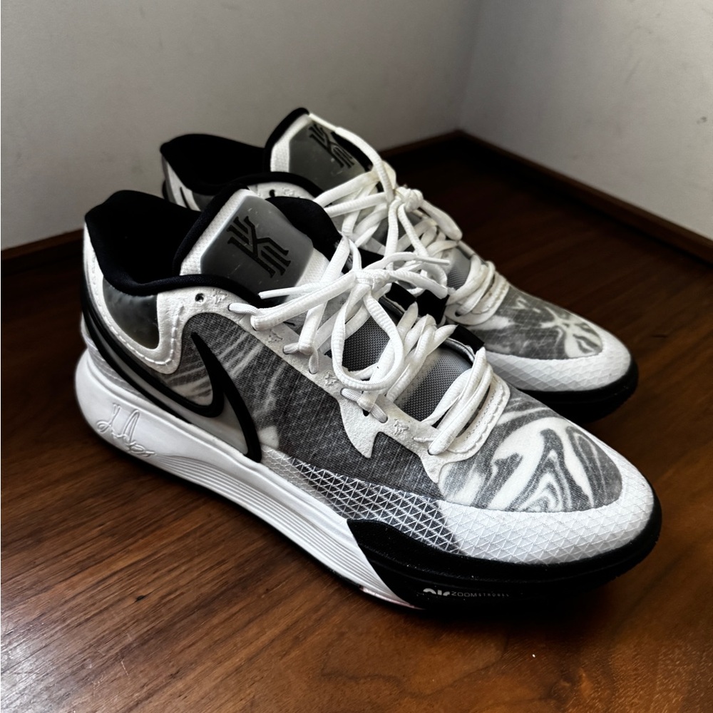 Nike Kyrie Irving basketball shoes